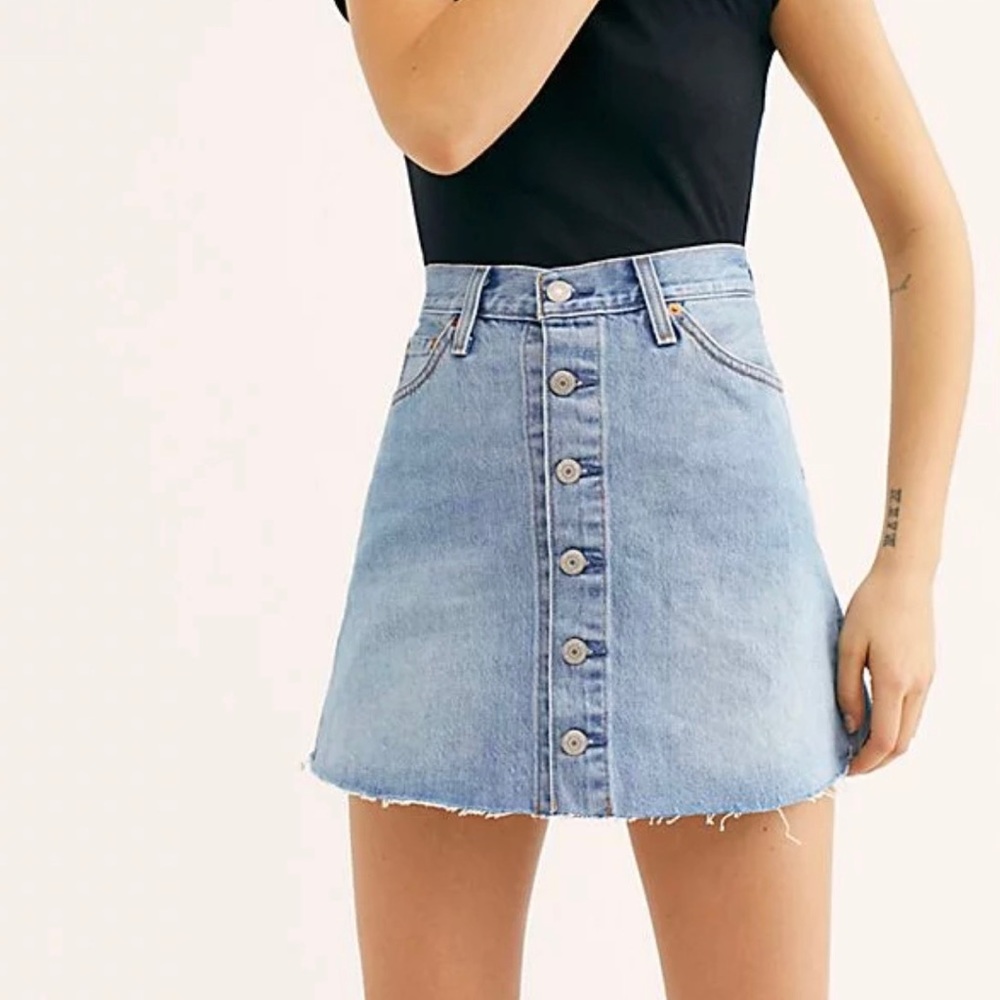 LAST DAY!!! Levi’s Demin Skirt